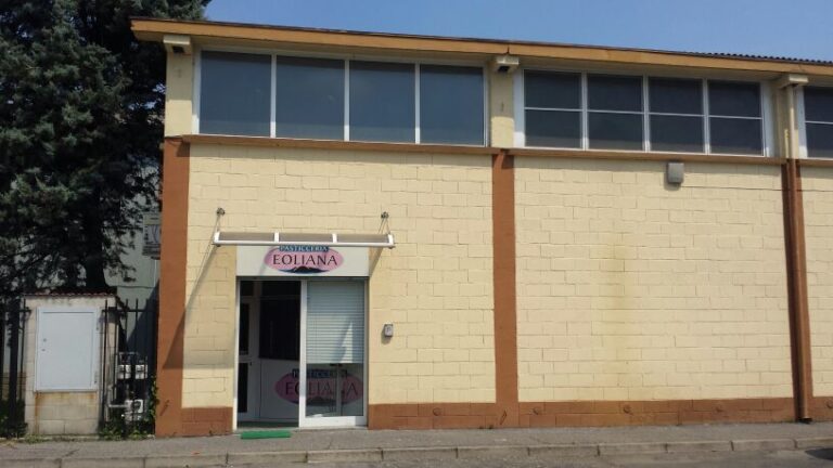 Incidente sul lavoro, donna ferita a Cologno Monzese