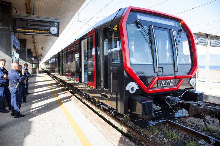 In arrivo a Milano il primo nuovo convoglio per la metro rossa