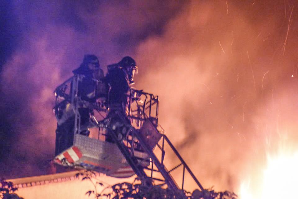 Brucia tetto in via Risorgimento, quindici persone sfollate
