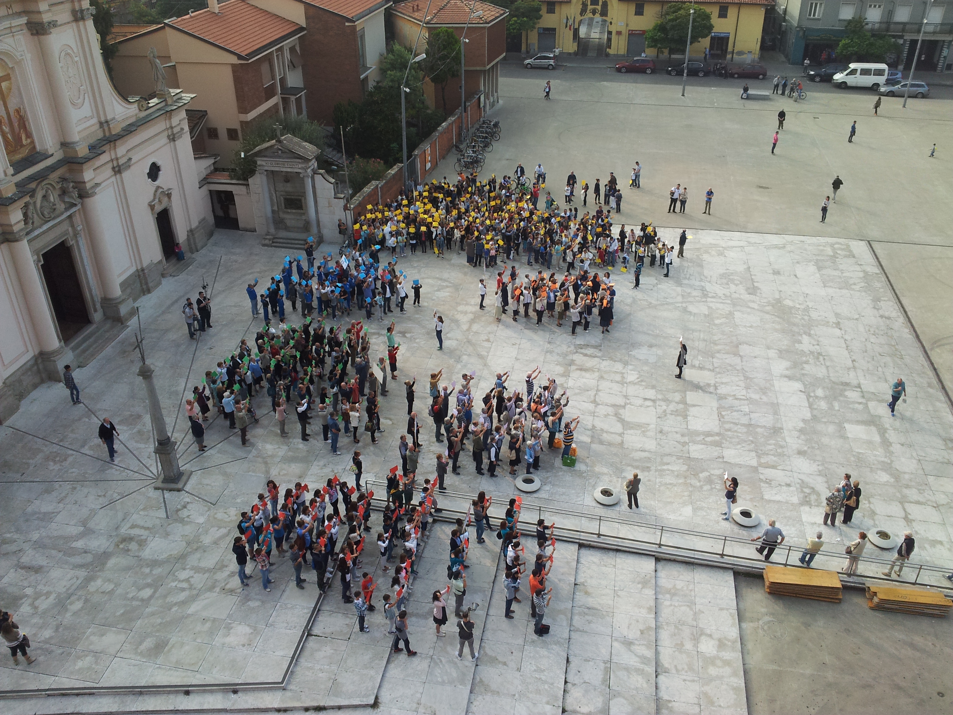 Flash mob in piazza Gramsci per la festa dell’oratorio San Luigi