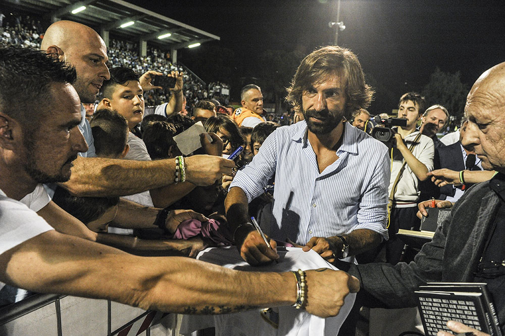 Scirea 2014: Andrea Pirlo dà il calcio di inizio alla finale (video)
