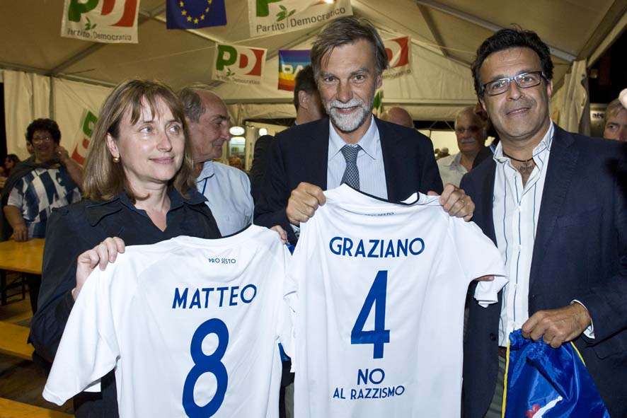 Le maglie della Pro per Renzi e Del Rio, contro il razzismo