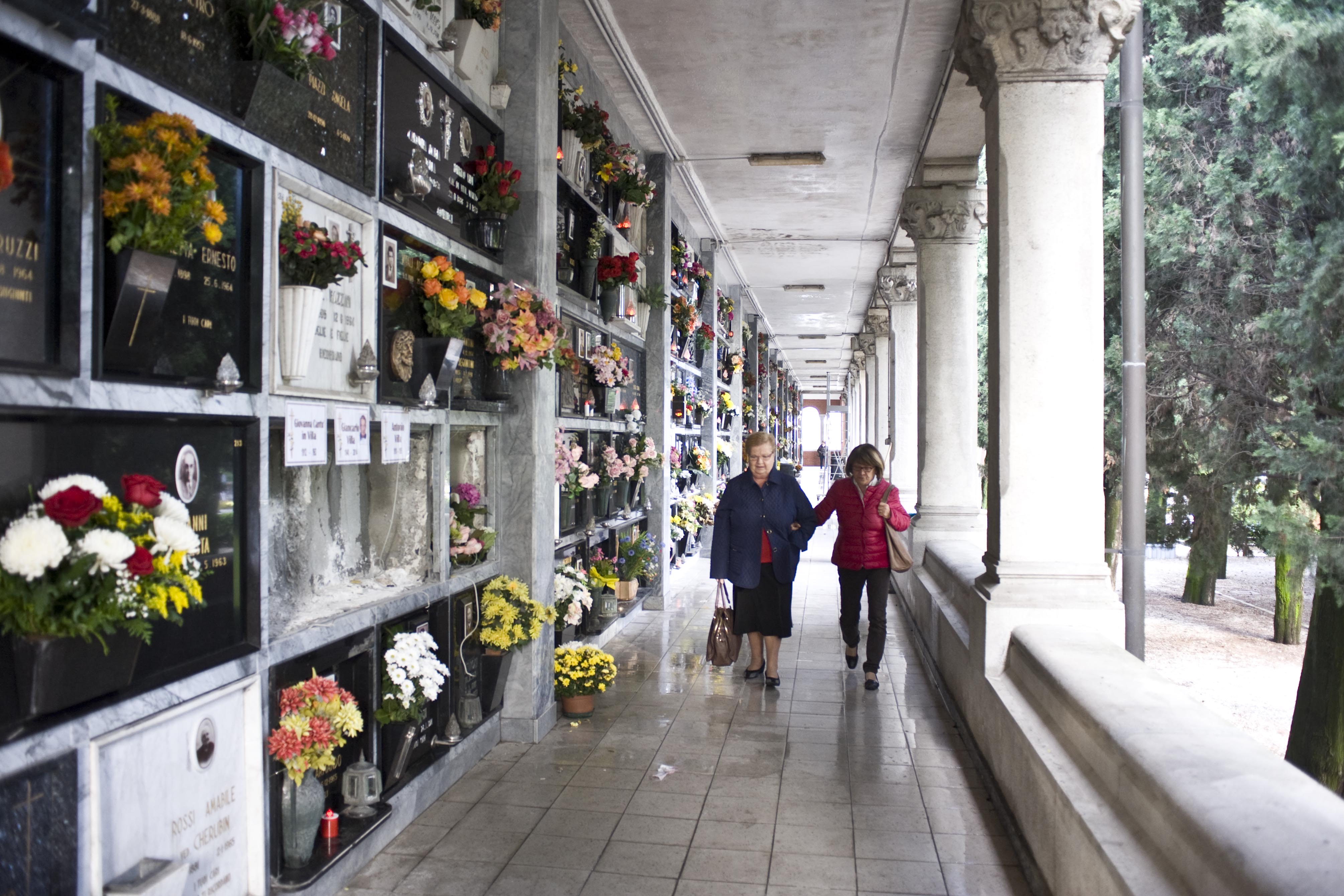 La segnalazione di Ghilardi e Berlino: “Il cimitero nuovo ha bisogno di coperture”