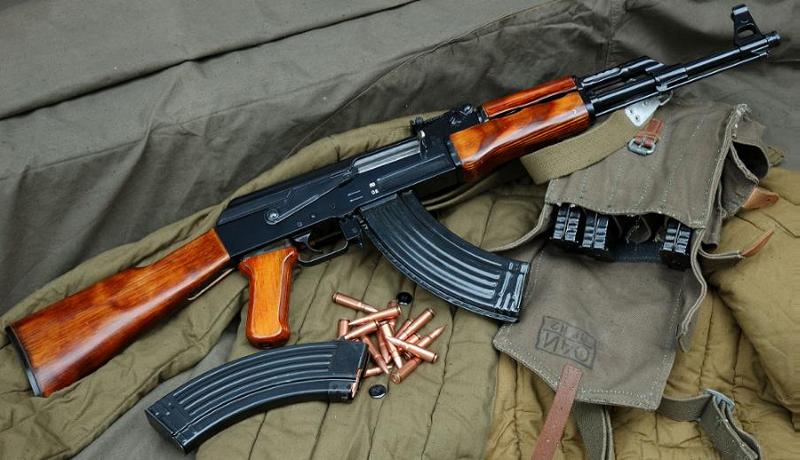 Rapine in posta e al super, a processo la “banda dei Kalashnikov”