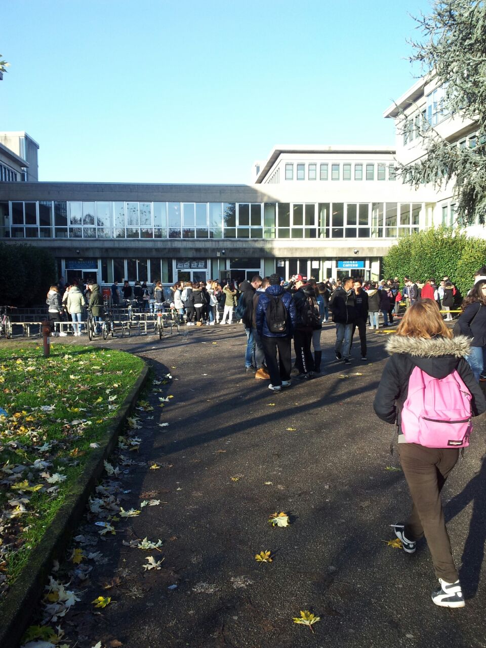 ULTIMORA: Parco Nord ancora al freddo, studenti in agitazione