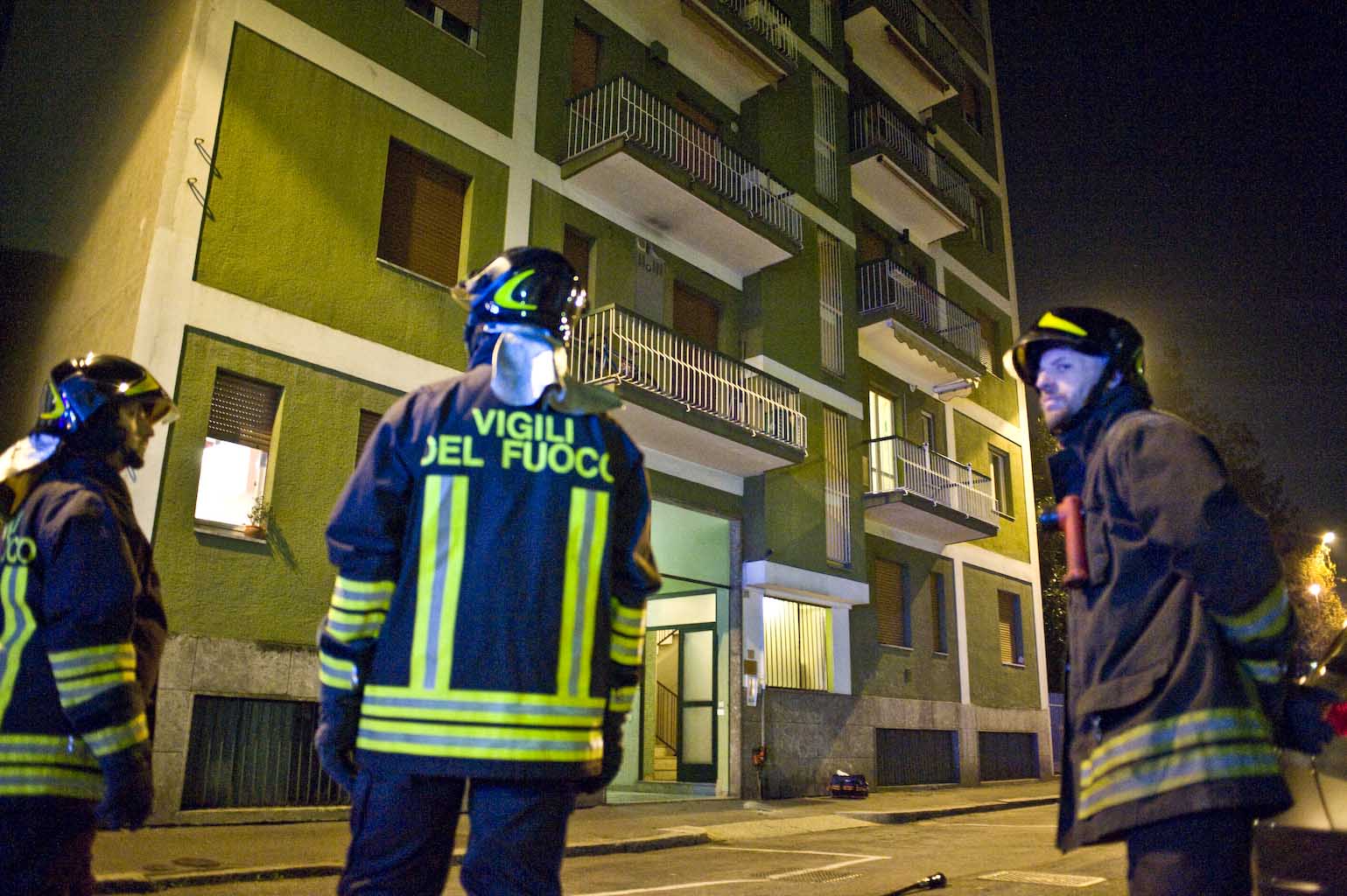 Fuga di gas in via Nievo, strada chiusa e palazzo evacuato