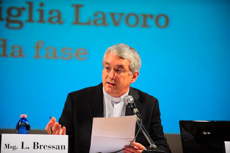Legge anti moschee: la Curia bacchetta la Regione