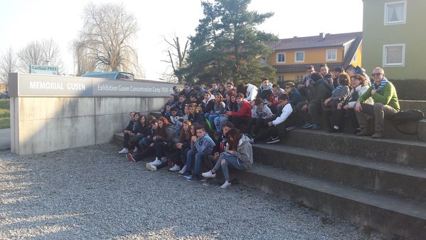 Sindaco e studenti in viaggio a Mathausen: l’omaggio di Bresso ai caduti