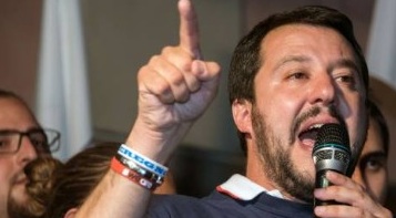 Salvini a Cologno per Rocchi: accolto dai contestatori