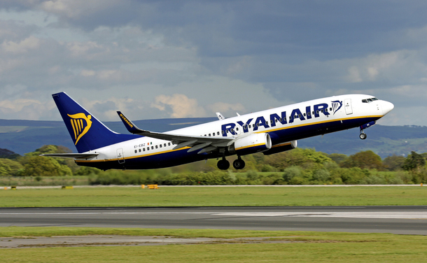 Lavoro: Ryanair torna ad assumere. Selezioni a Milano
