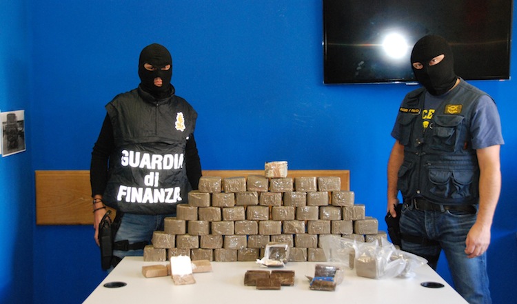 Lotta allo spaccio: altro sequestro di cocaina a Cinisello