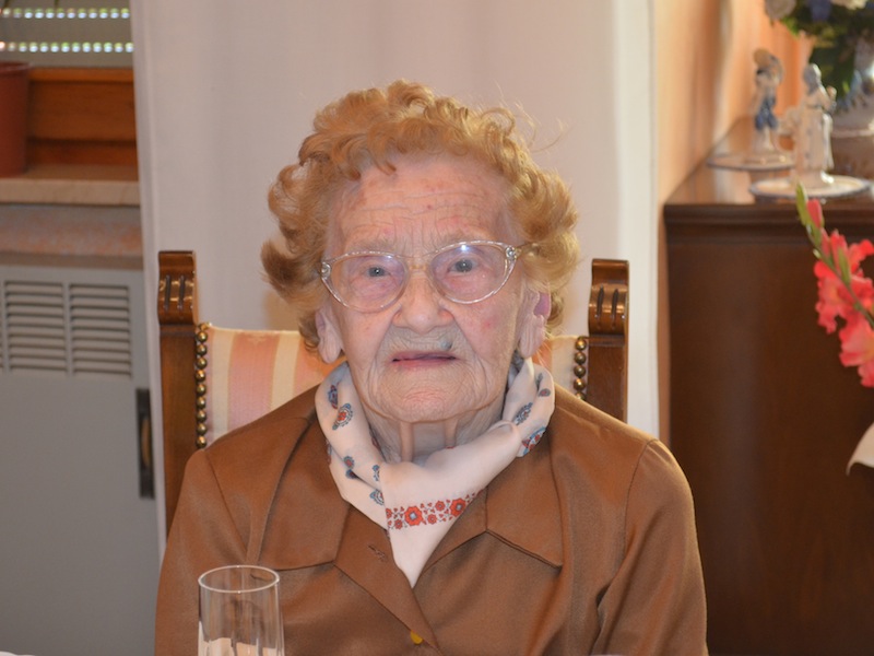 Buon compleanno a nonna Rina, nuova centenaria di Cinisello