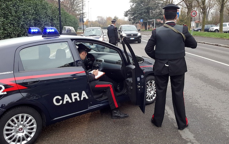 Vigile investito da uno scooter a Sesto Fs: i carabinieri rintracciano il responsabile