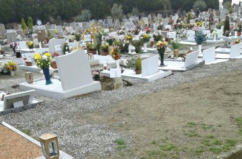 Cimitero Nuovo di Sesto: le tombe sprofondano nel terreno