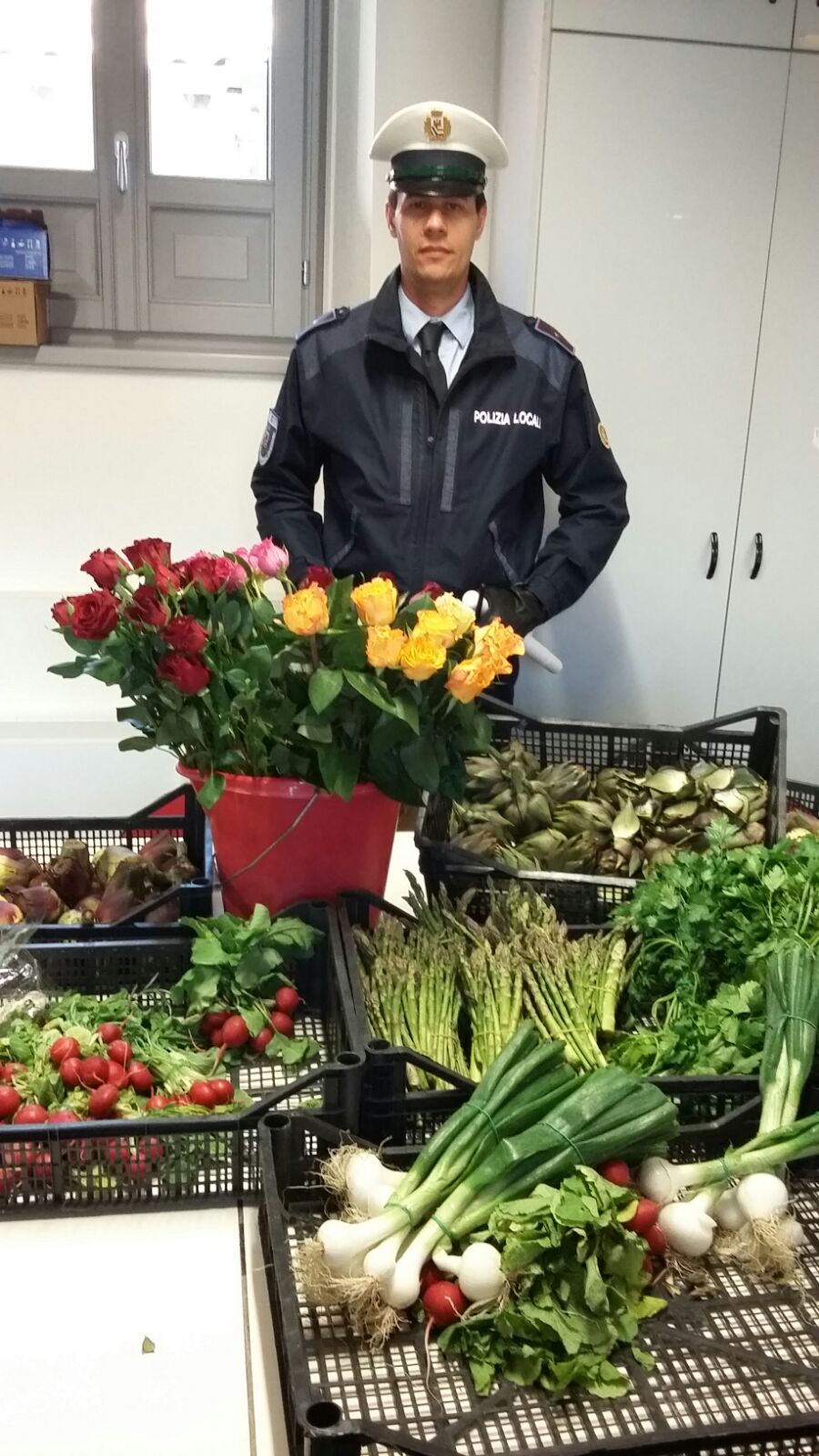 Commercianti abusivi: sequestri della polizia locale a Paderno