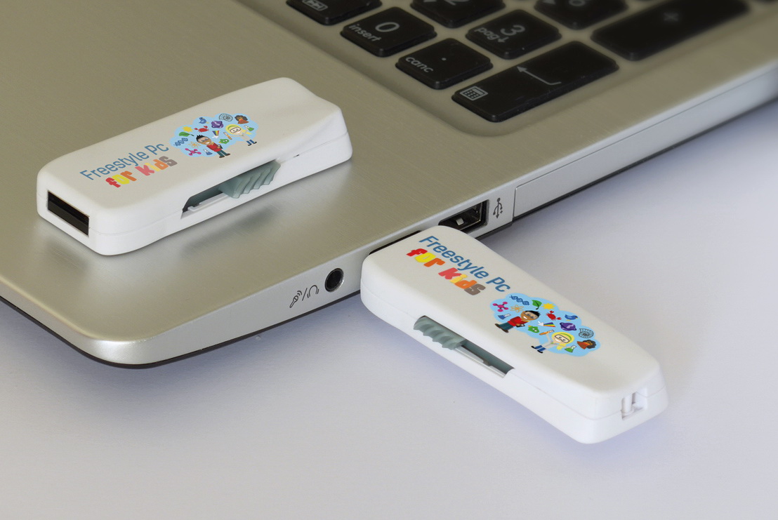 Paderno: nasce una chiavetta USB che rende il pc sicuro per i bambini