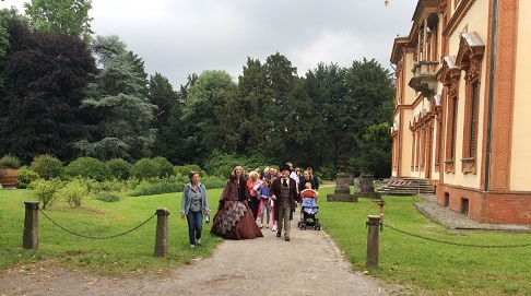 Fiaccolata della Cultura in Villa Ghirlanda: visite e spettacoli in centro