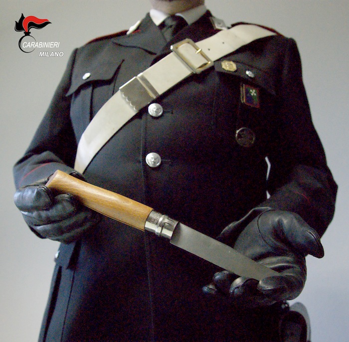 Uomo armato di coltello fermato dai Carabinieri a Sant’Eusebio