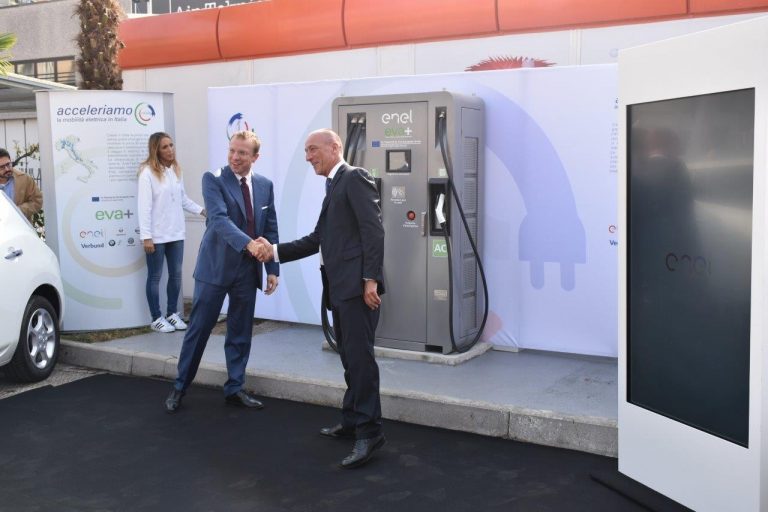 Enel e Ip inaugurano la colonnina di ricarica veloce a Cormano