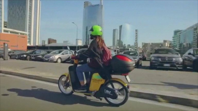Milano, sharing mobility: arrivano gli escooter free floating di MiMoto