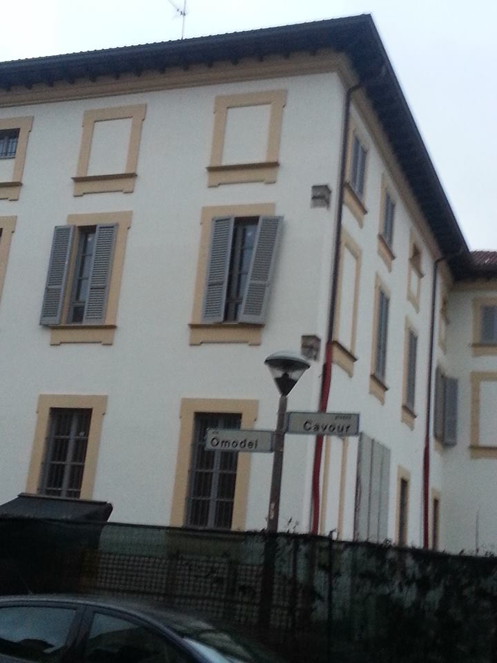 Persiana di Palazzo Omodei danneggiata dal vento, disagi anche a Bresso