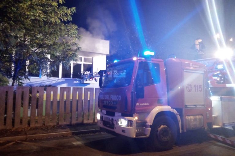 Cinisello, incendio al Centro Cottura di via Monfalcone