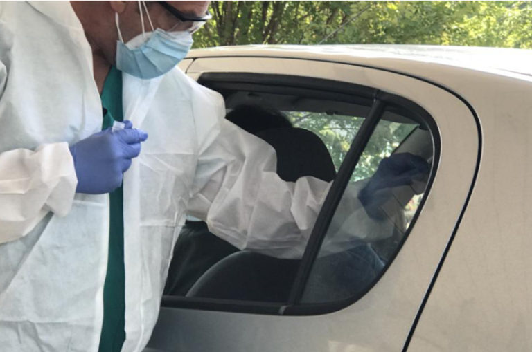 Sesto San Giovanni, punto tamponi in via XX Settembre con doppio accesso: drive-in e a piedi