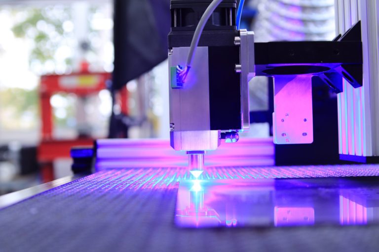 Marcatura su plastica e polimeri: l’efficacia della marcatura laser