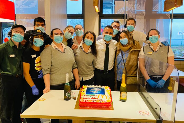 La festa per il primo anno di compleanno al ristorante McDonald's di via Partigiani a Sesto San Giovanni
