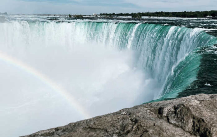 Le cascate del Niagara, principale attrazione del Canada