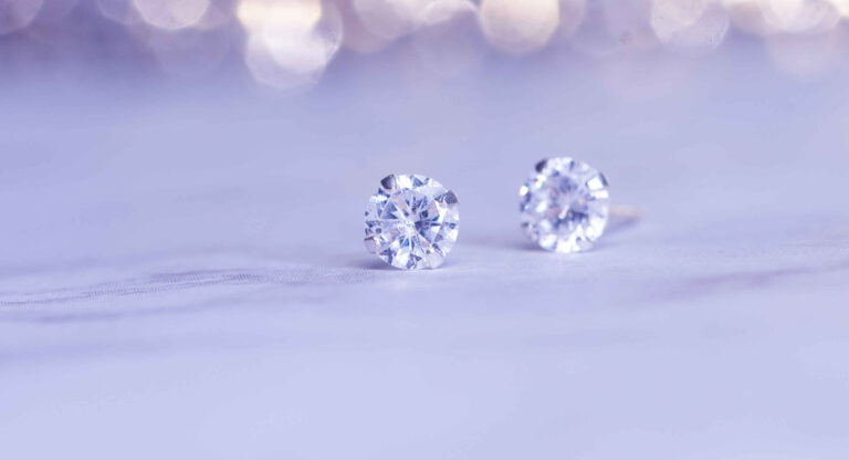 Acquistare diamanti online: come e perché scegliere un grossista di pietre preziose digitale