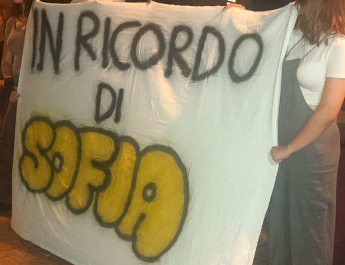 La fiaccolata per Sofia Castelli