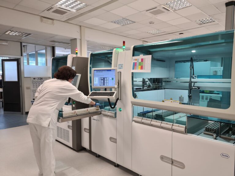 Nord Milano, Corelab: presentato al Bassini il nuovo laboratorio di analisi automatizzato che dimezzerà i tempi