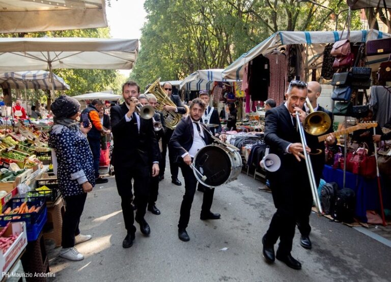 “Milano la città che sale”: un viaggio in musica con i suoni del mondo 